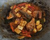 Foto langkah ke 6 dari resep Oseng Sarden Tahu.