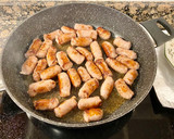 Foto del paso 3 de la receta: Guiso de patatas con salchichas frescas