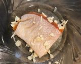 Foto langkah ke 3 dari resep Makanan AnakIkan Salmon Goreng.