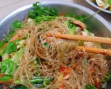 Hình bước làm 4 của món Ức gà xào miến