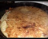 Foto del paso 5 de la receta: Tortilla de papa rallada 💜