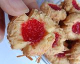Foto langkah ke 5 dari resep Thumbprint Cookies.