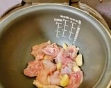 【零技巧電鍋料理】蒜頭雞湯的食譜步驟1照片