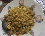Foto langkah ke 4 dari resep Nasi Goreng Sosis Bumbu Iris.