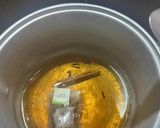 Foto langkah ke 3 dari resep Teh Cengkeh Kayu manis.