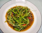 รูปขั้นตอนการทำที่ 3 ของ ต้นอ่อนผักบุ้งผัดหอยลายสามรส