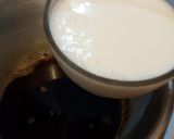 A picture of step 2 of Simple milk pak tea.