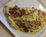 Baconos-sajtos omlett recept fázis 4 fotója