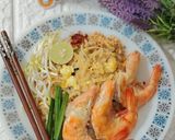 Gambar langkah 6 resipi Phad Thai Goong.