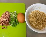 A picture of step 1 of Oatmeal Egg Fried Rice.