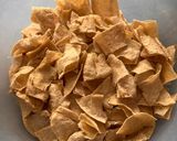 A picture of step 1 of Chilaquiles Atamalados.