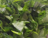 पालक आलू की सब्जी (Palak aloo ki sabzi recipe in Hindi) रेसिपी चरण 2 फोटो