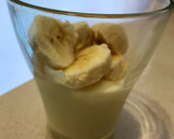 Foto del paso 1 de la receta: Desayuno fresco de verano; yogurt, banana, cereal y miel