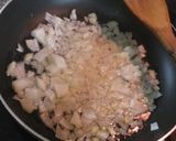 A picture of step 2 of Easy minced beef spaghetti.