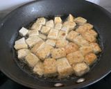 A picture of step 2 of Mapo tofu.