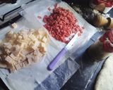Foto del paso 4 de la receta: Pancitos sabotizados de salame y queso🤤