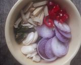 Foto langkah ke 1 dari resep Telur ceplok masak kecap.