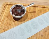 Foto del passaggio 2 della ricetta Gamberi lardellati su cioccolato piccante 🦐🍫🌶️
