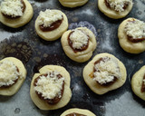 Foto del paso 2 de la receta: Pepas de dulce de leche y coco 👌🥥 (masa frola reciclada jeje)