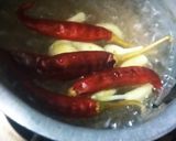 चीली मोमो चटनी (Chilli momo chutney recipe in Hindi) रेसिपी चरण 1 फोटो