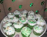 A picture of step 6 of Green Velvet Cupcakes.