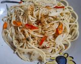 Foto langkah ke 7 dari resep Spaghetti Aglio e Olio with Sausages.