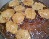 A picture of step 3 of Aloo ky pakoray.