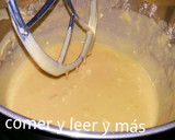 Foto del paso 2 de la receta: Bundt cake de yogur de albaricoque y mermelada de fresas