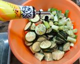 Tepsis húsgolyók zöldségekkel mediterrán módra recept fázis 2 fotója