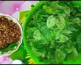 A picture of step 1 of Mazedar chutney.