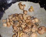 A picture of step 1 of Mushroom Baby Corn Curry.