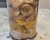 Foto del paso 2 de la receta: Papilla de kiwi amarillo, briñon, plátano y galletas