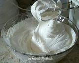 Foto langkah ke 3 dari resep Bolu Buah Naga.
