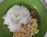 Foto langkah ke 2 dari resep Onigiri telur praktis (bekal sekolah anak).
