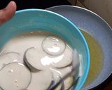 Foto langkah ke 2 dari resep Terong Krispi Saus Thai.