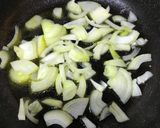 Foto langkah ke 5 dari resep Cumi Asin Cabai Hijau.