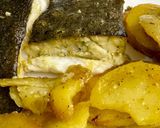 Foto del paso 3 de la receta: Rodaballo con patatas panaderas al ajo