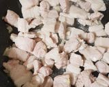 รูปขั้นตอนการทำที่ 3 ของ กระหล่ำปลีผัดหมูสามชั้นหน้าโรยไข่ #ครัวต่างแดน