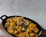 Foto langkah ke 5 dari resep Tahu kuning Ayam Suwir kemangi.
