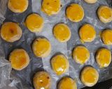 A picture of step 2 of Desi ghee besun naan khatai.