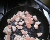 Foto del paso 1 de la receta: Fideos con champiñón y pollo a la crema