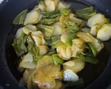 Foto del paso 3 de la receta: Patatas con pimientos y huevos fritos