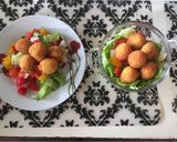 A picture of step 4 of Fried mozzarella balls.