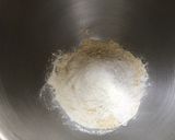 Une image de l'étape 1 de Pâte brisée au lait et farines de froment et pois chiches.