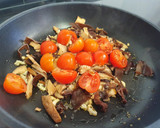 Foto del paso 2 de la receta: Tagliatelli de trufa con setas deshidratadas