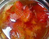 Foto langkah ke 3 dari resep Strawberry tea.