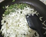 Foto langkah ke 5 dari resep Bihun bumbu iris simple.