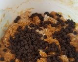A picture of step 4 of Chocochip Cookies.