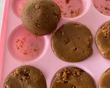 A picture of step 3 of Biscoff xmas mini pudding.