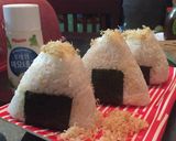 Hình bước làm 6 của món Onigiri 🍙🍙